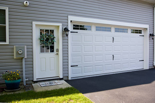 24/7 Emergency Garage Door Panel Replacement experts in Franklin County County, FL